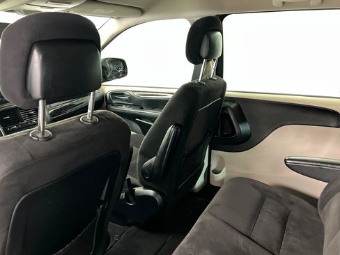 Used 2014 Dodge Grand Caravan American Value Package w/ UConnect Hands-Free Group image 18