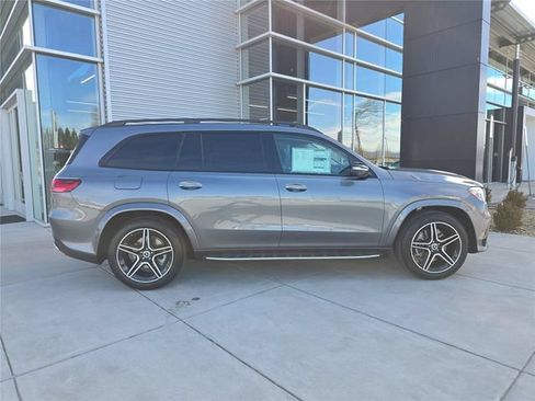 Used 2026 Mercedes-Benz GLS 450 4MATIC image 2