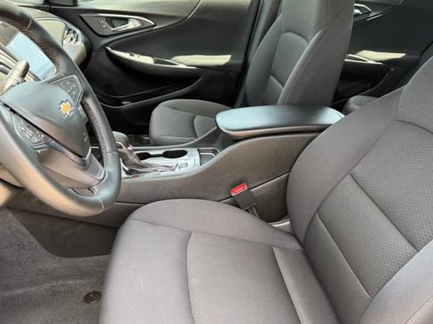 Used 2025 Chevrolet Malibu RS FWD image 13
