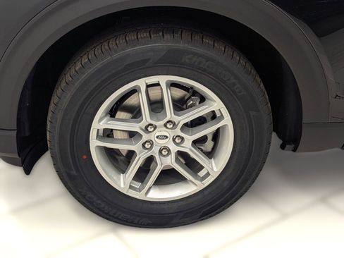 New 2026 Ford Explorer Active image 9