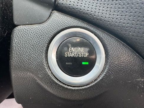 Used 2018 Chevrolet Equinox Premier image 15