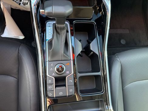 New 2025 Kia Sorento SX image 18