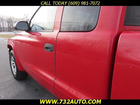 Used 2004 Dodge Dakota SXT 2dr Club Cab Rwd SB w/ Tire & Handling Group image 14