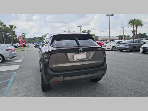 Used 2025 Nissan Kicks SV FWD image 33