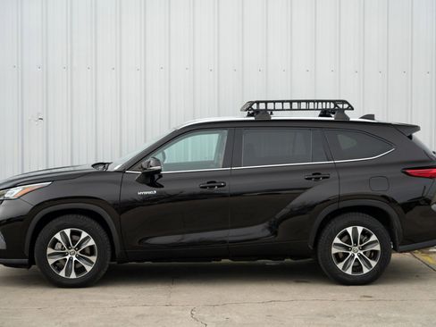 Used 2020 Toyota Highlander XLE image 48