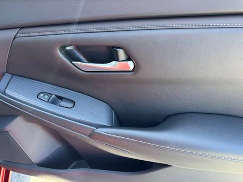 Used 2025 Nissan Sentra SV w/ All-Weather Package FWD image 7