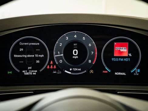 Certified 2024 Porsche Cayenne Coupe image 30