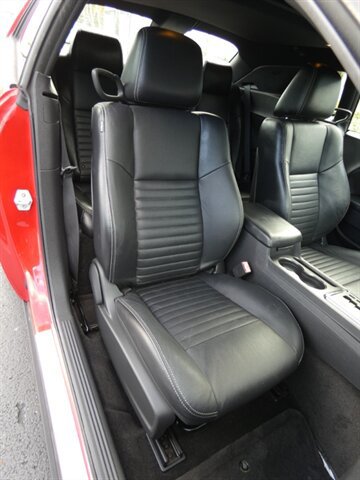 Used 2011 Dodge Challenger RWD image 44