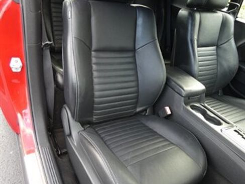 Used 2011 Dodge Challenger SE image 44