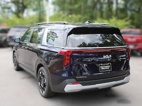 New 2025 Kia Carnival EX image 10