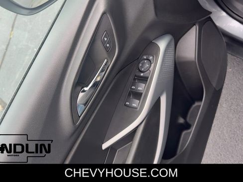 Used 2024 Chevrolet Trax RS w/ Sunroof Package image 15