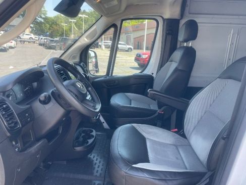Used 2023 RAM ProMaster 2500 FWD image 10