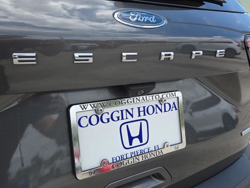 Used 2020 Ford Escape SEL image 18