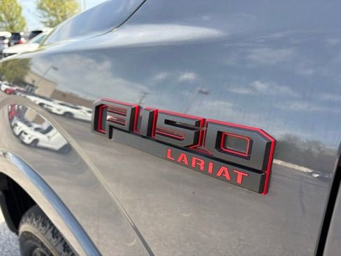 Used 2018 Ford F150 Lariat w/ Equipment Group 502A Luxury AWD/4WD image 13