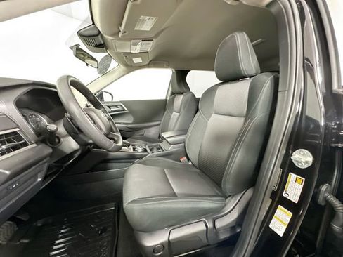 Used 2024 Mitsubishi Outlander ES image 16