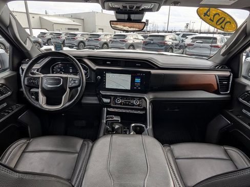 Used 2024 GMC Sierra 1500 Denali image 9