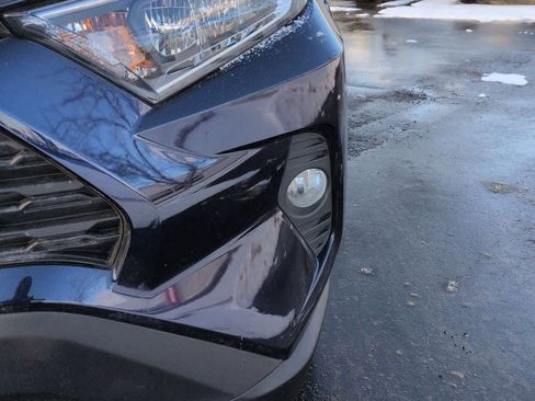 Used 2021 Toyota RAV4 XLE image 10