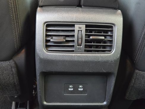 Used 2024 Nissan Rogue SL FWD image 35