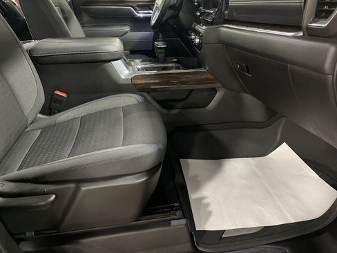 Used 2025 GMC Sierra 1500 Elevation image 14