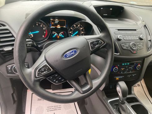 Used 2018 Ford Escape SE image 18