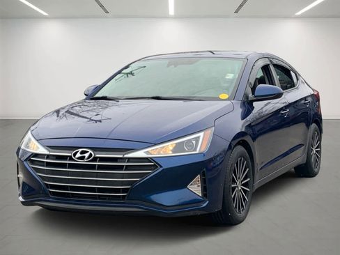 Used 2020 Hyundai Elantra SE image 2