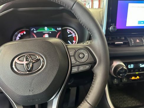 Used 2023 Toyota RAV4 XLE Premium image 21