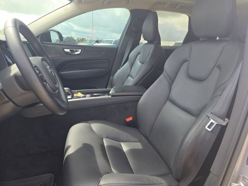 Used 2023 Volvo XC60 B5 Plus w/ Climate Package FWD image 10