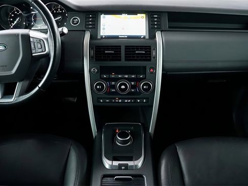Used 2019 Land Rover Discovery Sport SE image 32