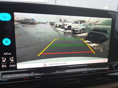 Used 2024 Volkswagen Atlas Cross Sport SE image 15