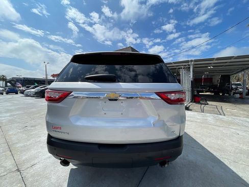 Used 2019 Chevrolet Traverse LT w/ LT Premium Package FWD image 6