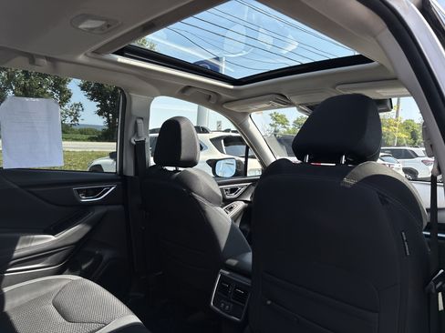 Certified 2023 Subaru Forester Premium AWD/4WD image 5