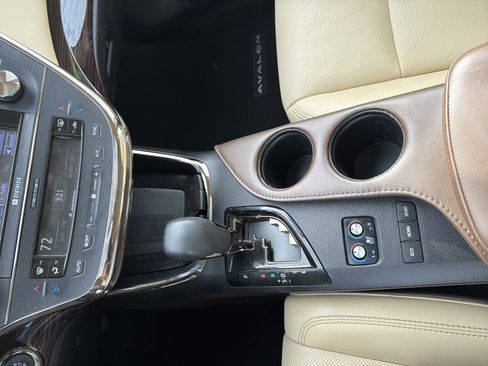 Used 2013 Toyota Avalon Limited image 9