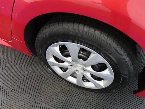 Used 2021 Toyota Corolla LE FWD image 7
