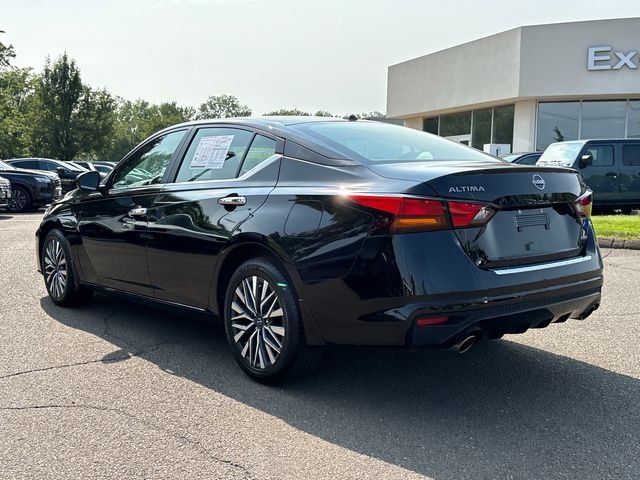 Certified 2023 Nissan Altima 2.5 SV w/ SV Premium Package AWD/4WD image 4