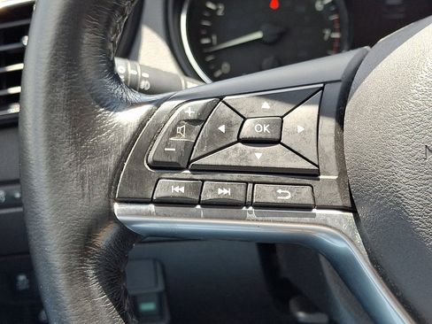 Used 2017 Nissan Rogue Sport SV w/ SV All-Weather Package AWD/4WD image 20