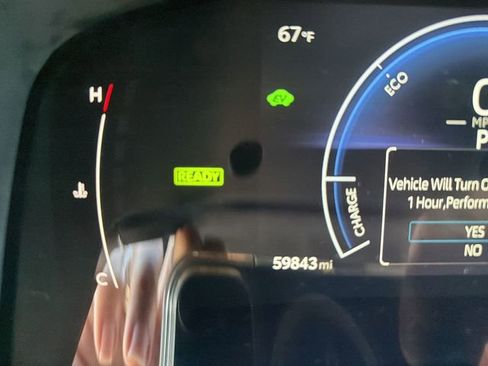 Used 2025 Toyota Camry SE image 13