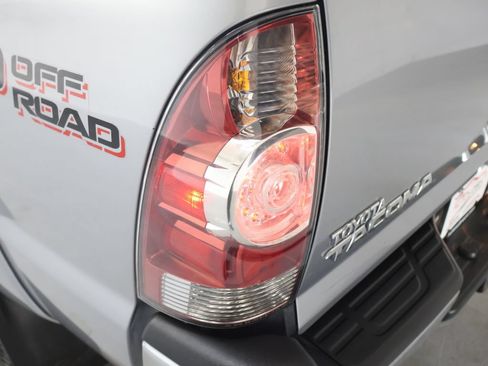 Used 2015 Toyota Tacoma 4x4 Double Cab w/ TRD Off-Road Package image 30