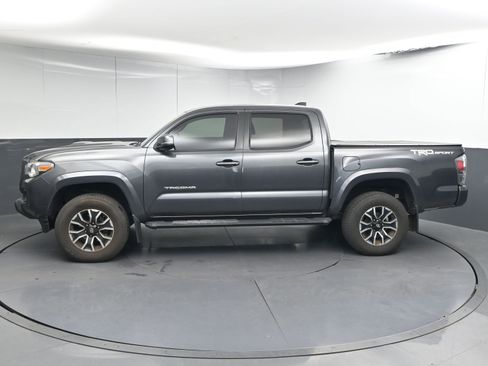 Used 2020 Toyota Tacoma TRD Sport image 5