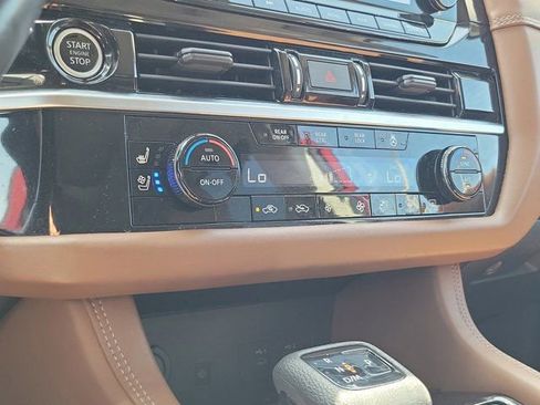 Certified 2022 Nissan Pathfinder Platinum w/ Cargo Package AWD/4WD image 31