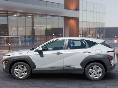Used 2024 Hyundai Kona SE FWD image 4