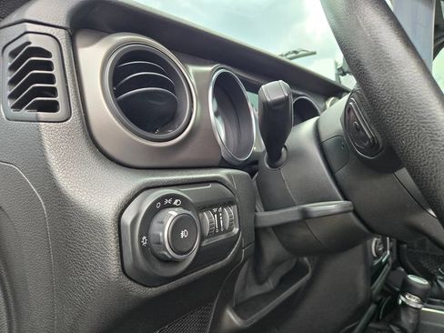Used 2021 Jeep Wrangler Sport AWD/4WD image 28