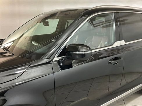 Used 2023 Kia Telluride EX w/ EX Captain's Chair Package image 23