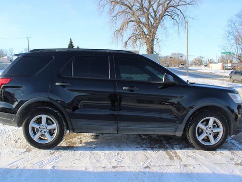 Used 2018 Ford Explorer FWD image 4