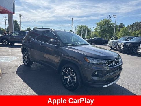 Used 2024 Jeep Compass Limited AWD/4WD image 9