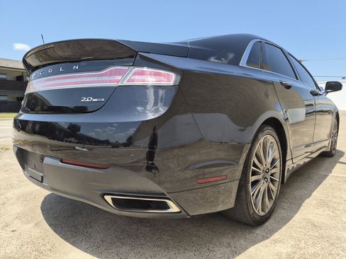 Used 2013 Lincoln MKZ FWD image 5