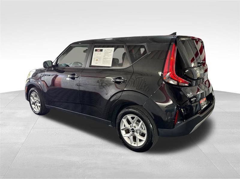 Used 2024 Kia Soul LX w/ Option Group 015 FWD image 7