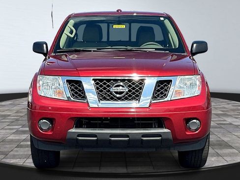 Used 2018 Nissan Frontier SV image 3
