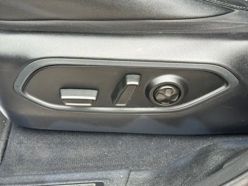 Used 2023 Jeep Grand Cherokee Limited AWD/4WD image 10