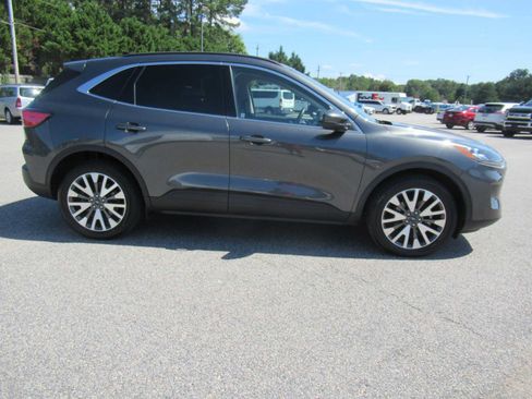 Used 2020 Ford Escape Titanium AWD/4WD image 4