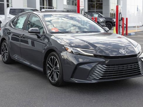 New 2026 Toyota Camry XLE AWD/4WD image 3